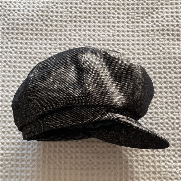Classic Black Newsboy Cap - Picture 6 of 10